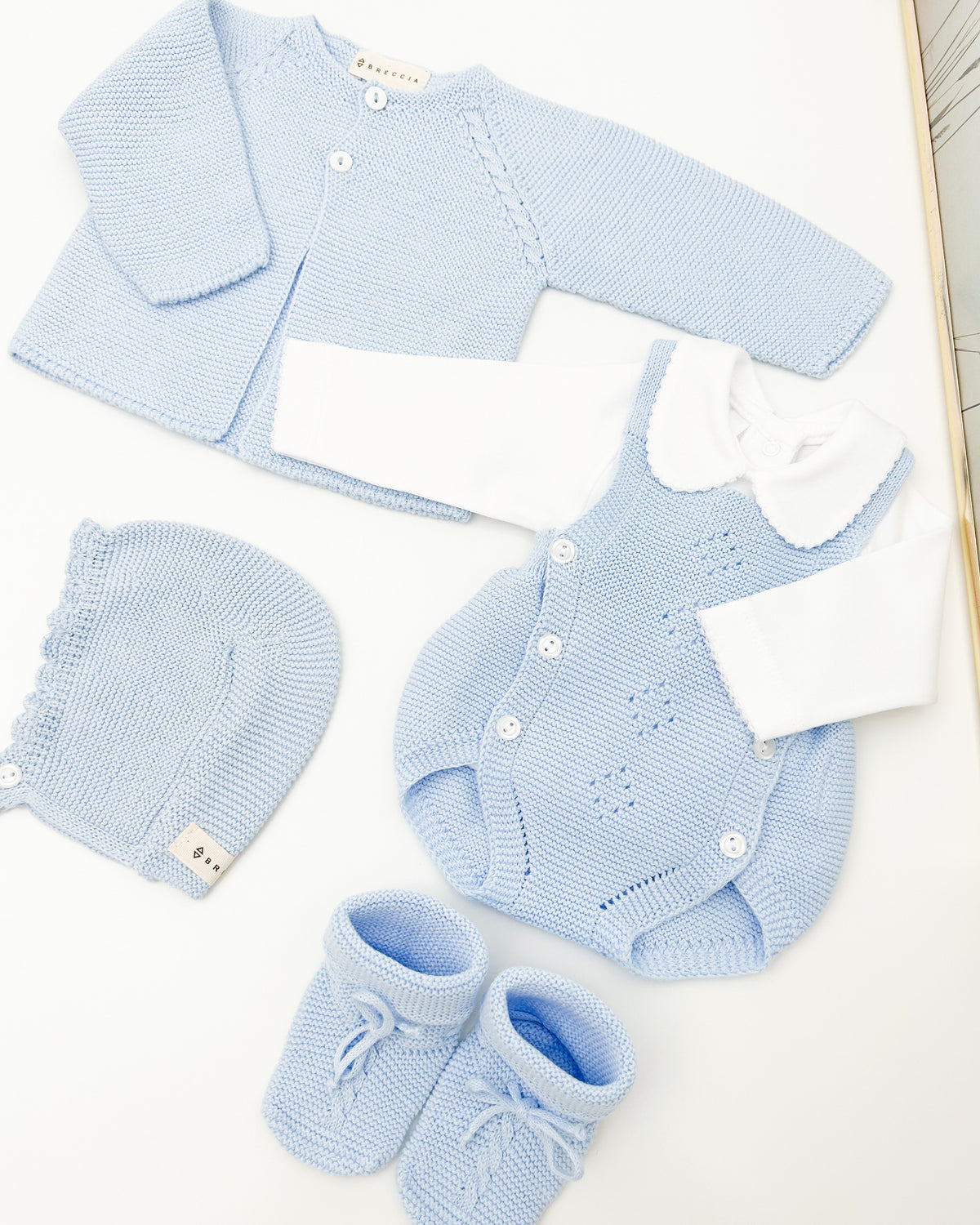 Conjunto peto azul bebé (3 prendas) – Breccia